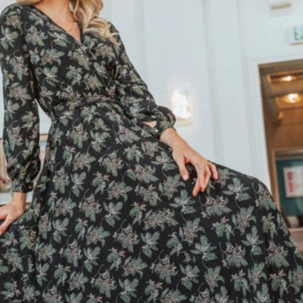 Ivy City Co Black Floral Maxi Dress